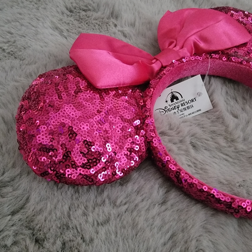 Minnie mouse ears